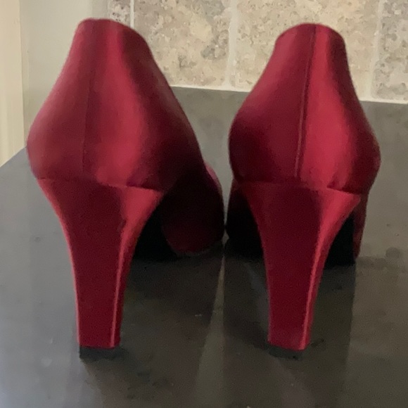 Salvatore Ferragamo red heels - Picture 3 of 3
